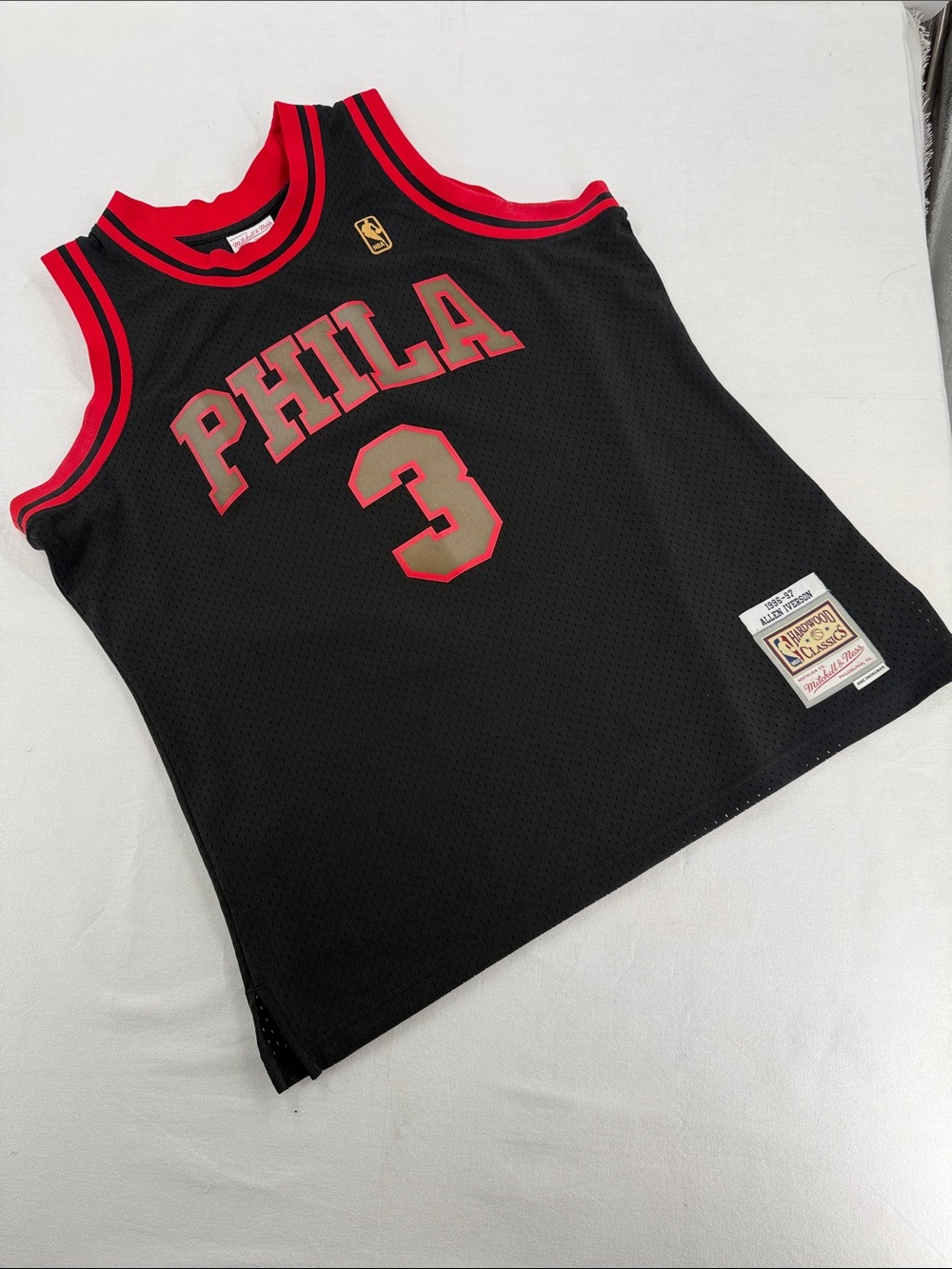 Mitchell & Ness Allen Iverson 76ers 1996-97 Hardwood Classics Jersey XL